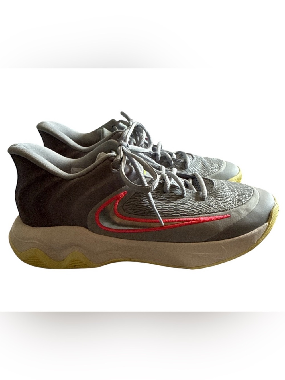 🆕 Nike Giannis Immortality 4 Basketball Shoes in a wolf grey and luminous green